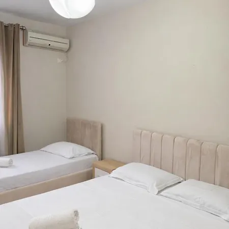 2br With View Lägenhet Tirana